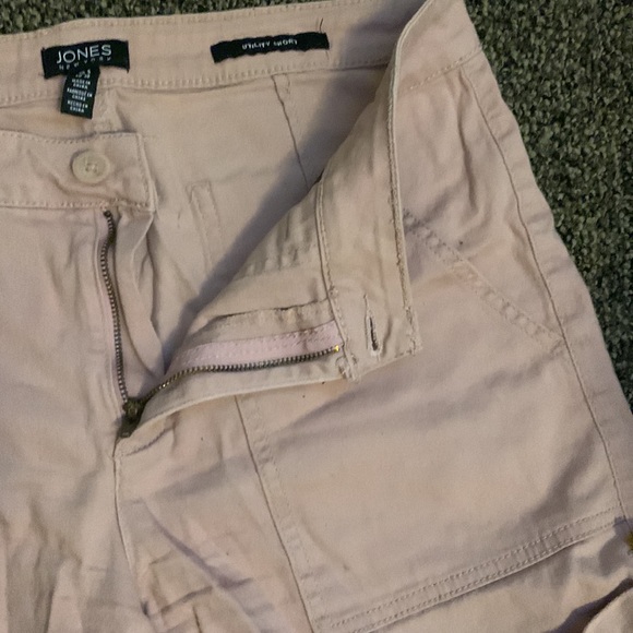 Women’s utility shorts. Pink. 97% cotton, 3% spandex. Women’s size 8, EU=38. - Picture 4 of 5